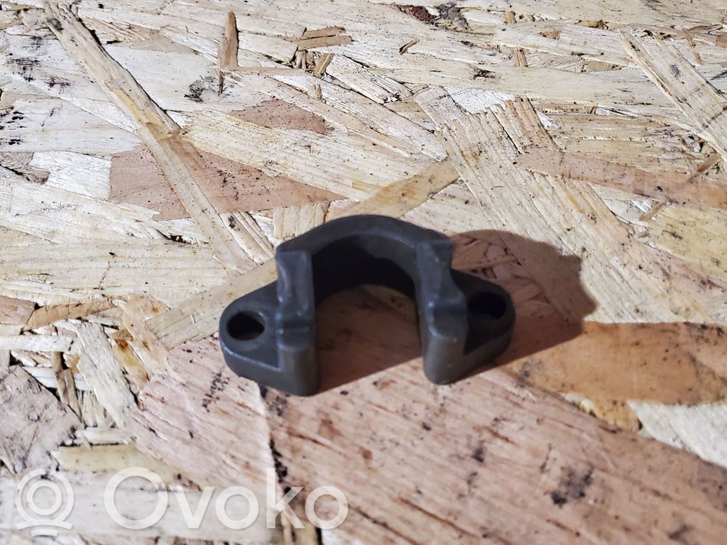 BMW 5 E39 Abrazadera del inyector de combustible 