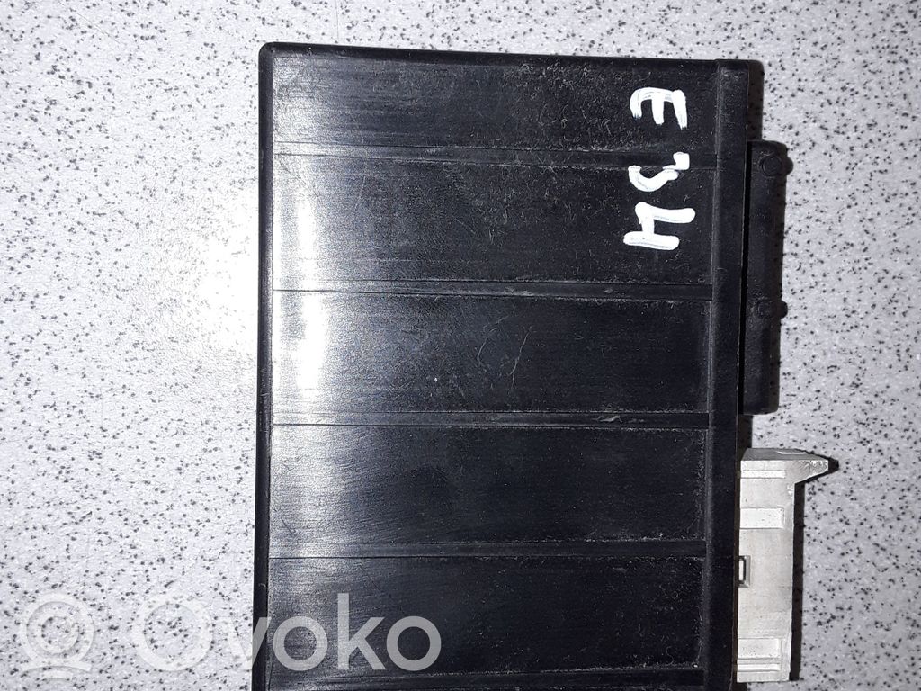 BMW 5 E34 Centrinio užrakto valdymo blokas 