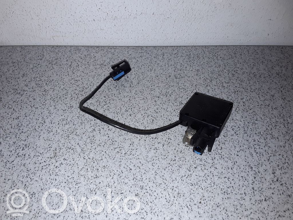 BMW 5 E39 Antenos stiprintuvas 