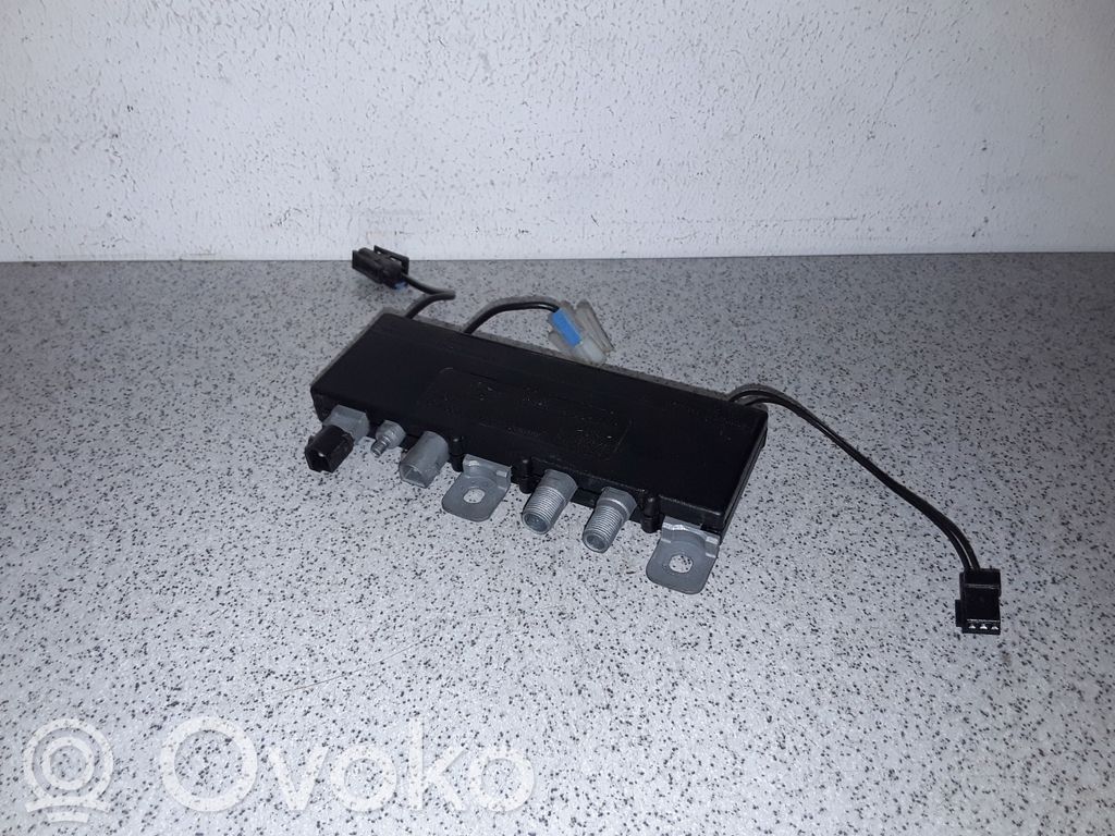 BMW 5 E39 Antenos stiprintuvas 
