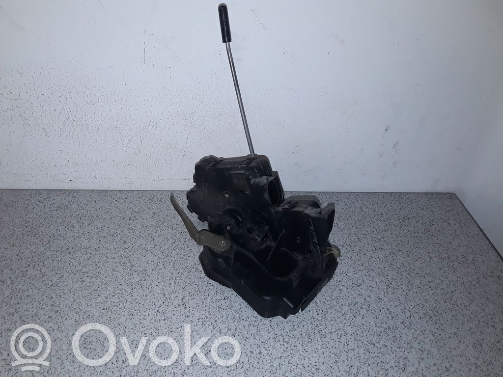 BMW 3 E46 Priekinė durų spyna 