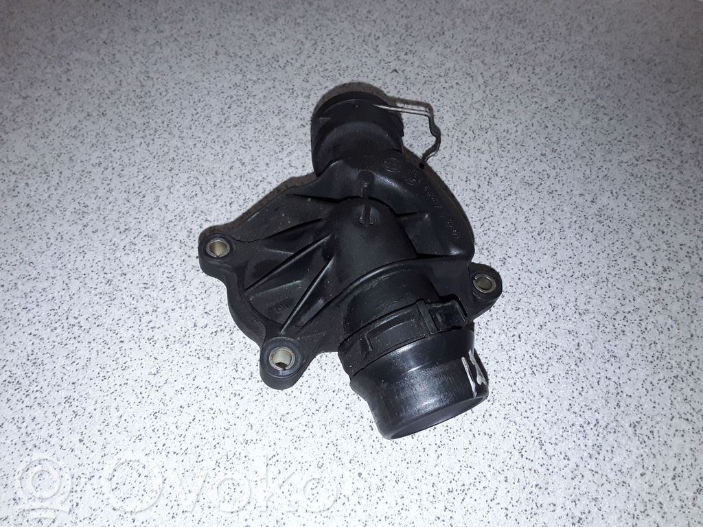 BMW 5 E39 Termostaatin kotelo 