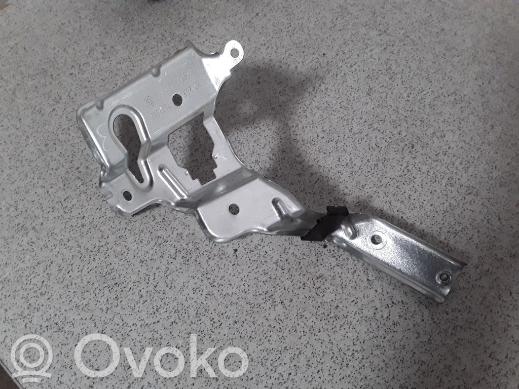 BMW 5 E60 E61 Aizmugurē turētājs / kronšteins ārējam atvēršanas rokturim 