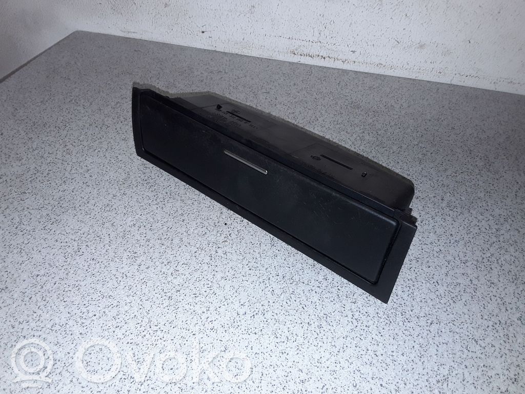 BMW 3 E46 Daiktadėžė centrinės konsolės 
