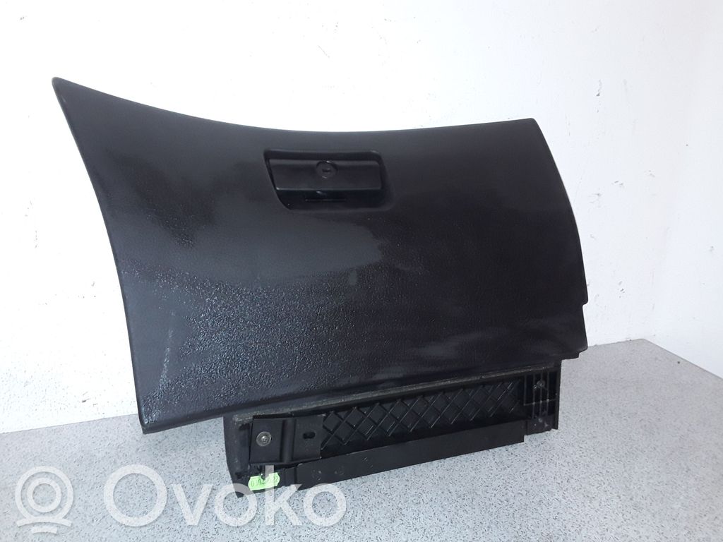 BMW 3 E46 Daiktadėžės (bordačioko) dangtis 