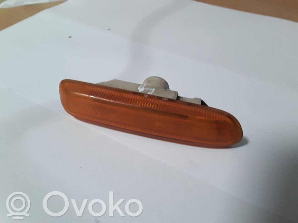 BMW 3 E46 Front fender indicator light 