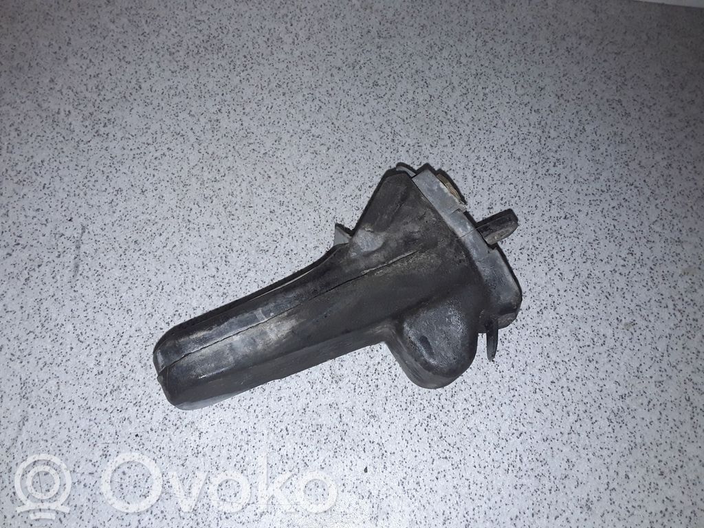 BMW 5 E39 Takaoven pidätin 