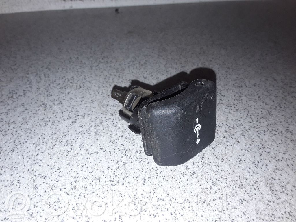 BMW 3 E46 12 V Socket (front) 