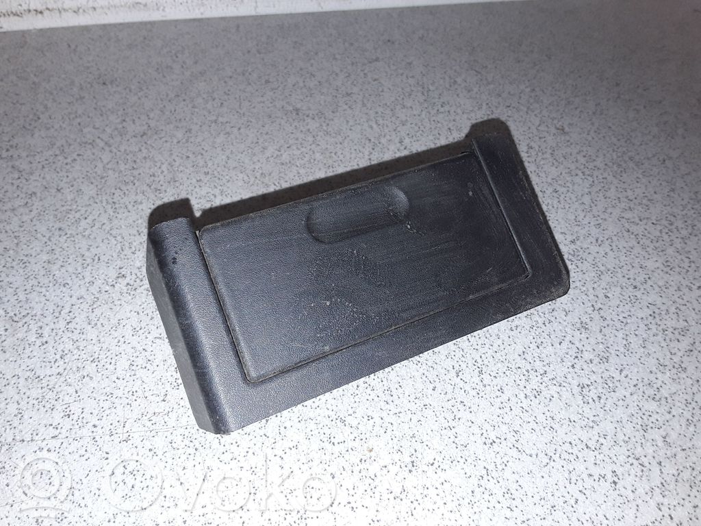 BMW 3 E36 Pelnutrauks (aizmugurē) 