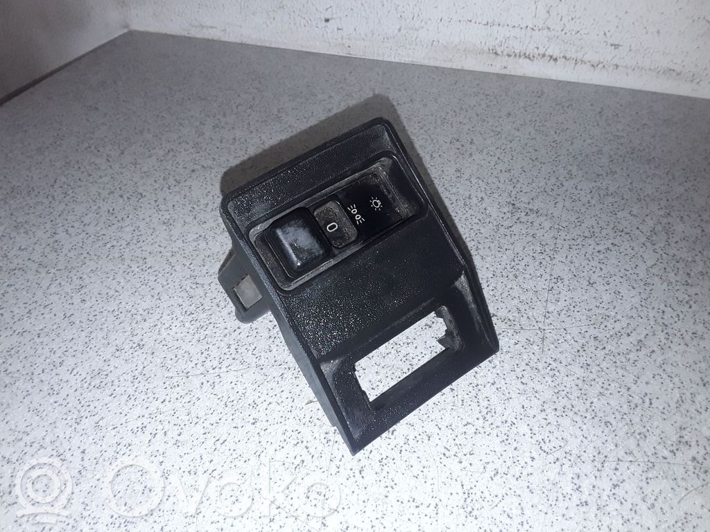 Lichtschalter   61311391338,8110497