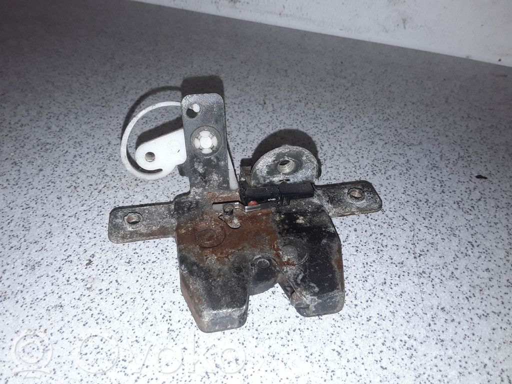 BMW 3 E36 Kilpa bagažinės durų spynos 