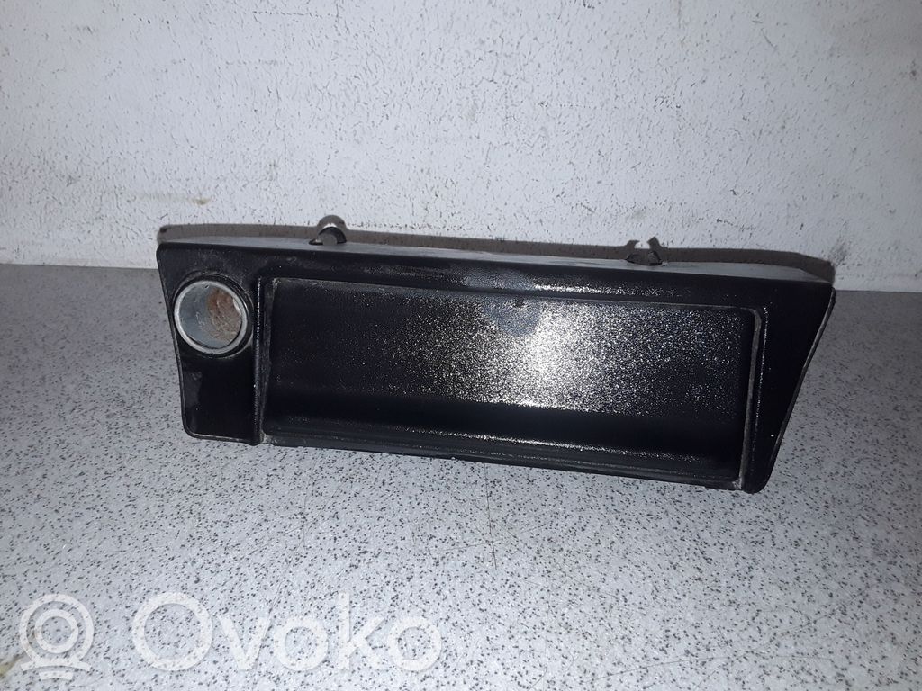 BMW 3 E30 Pelnutrauks 