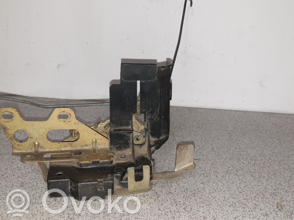 BMW 3 E30 Front door lock 