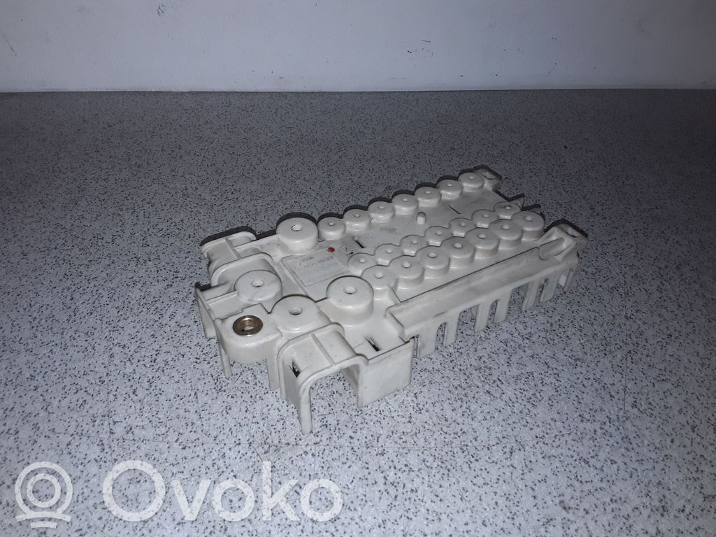 BMW 5 E39 Fuse module 