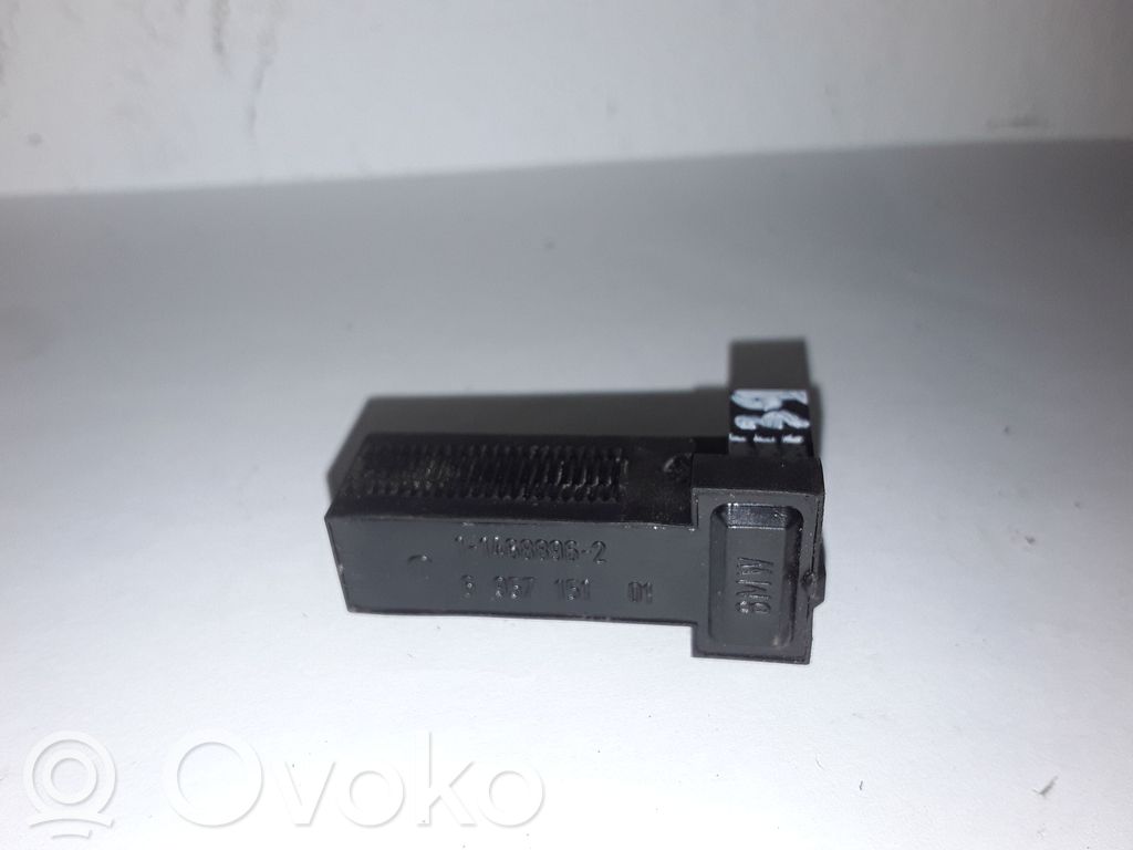BMW 5 E39 Brake pedal sensor switch 