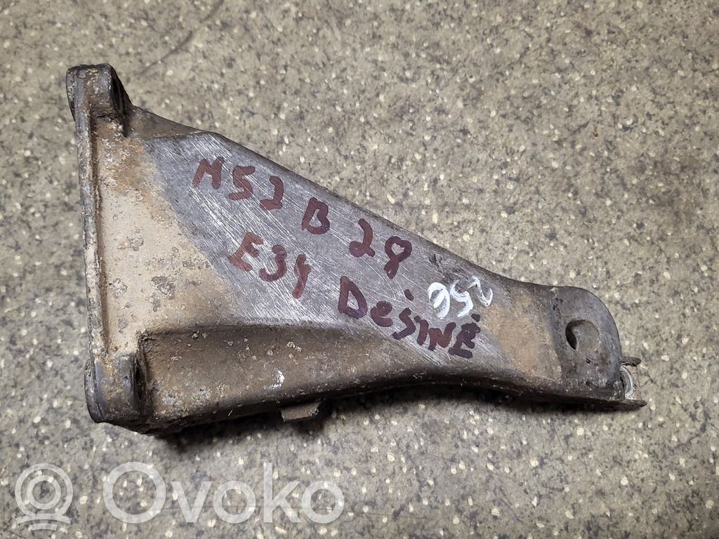 Engine mounting bracket   1135948