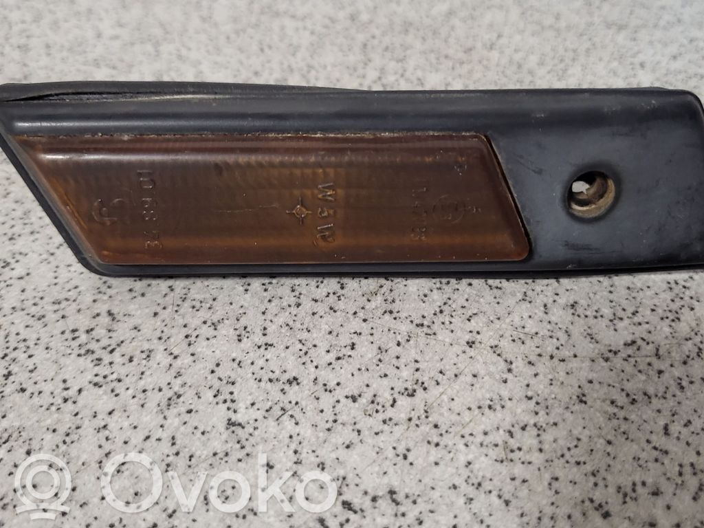 BMW 5 E34 Front fender indicator light 