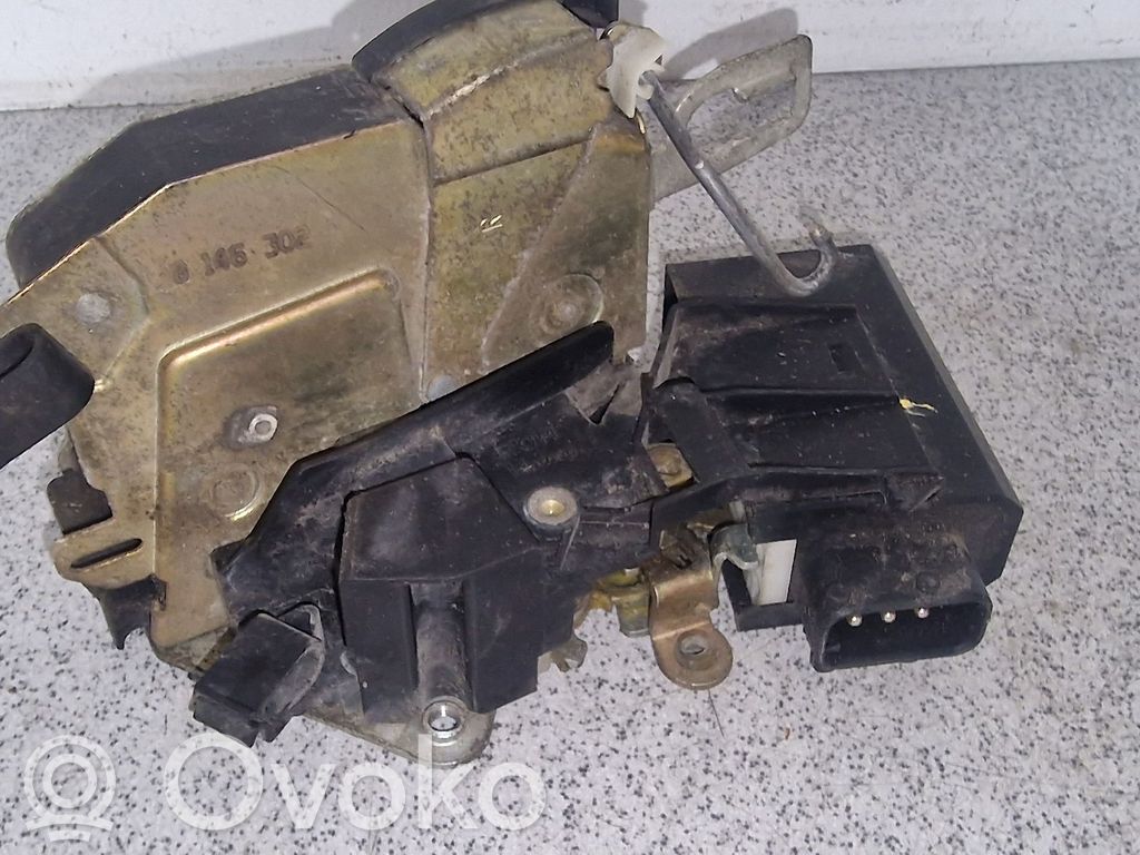 BMW 3 E36 Front door lock 