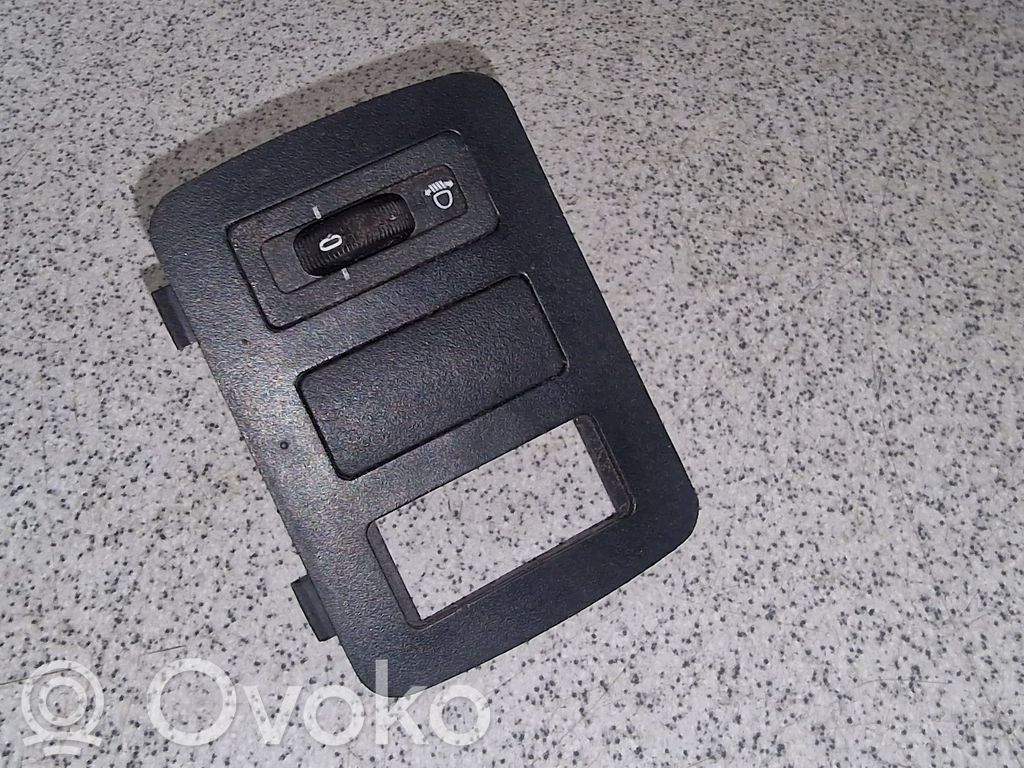 Headlight level height control switch   8146033