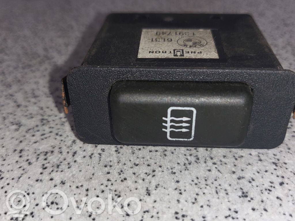 BMW 5 E34 Windscreen/window heater switch 
