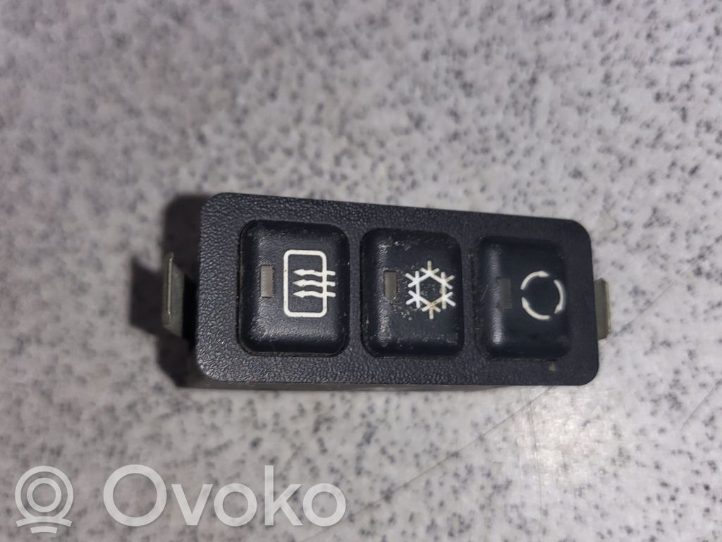 BMW 5 E34 Air conditioning (A/C) switch 
