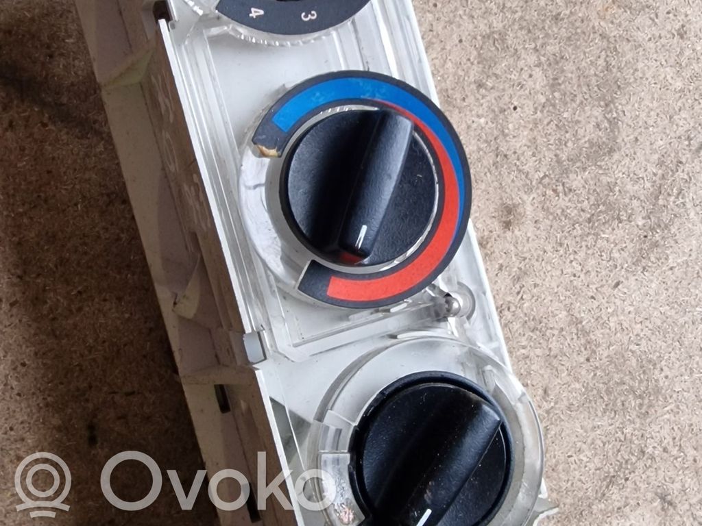 BMW 3 E36 Climate control unit 
