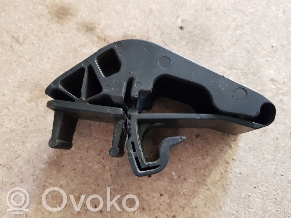 BMW 7 E38 Radiator mount bracket 