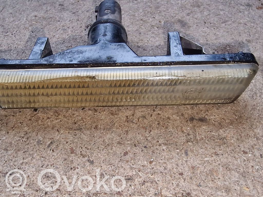 BMW 7 E38 Front fender indicator light 