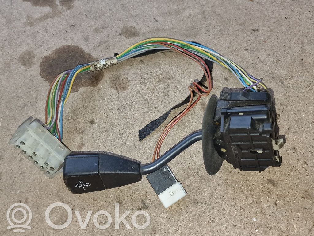 BMW 3 E36 Pagrieziena signālu / lukturu sviria 