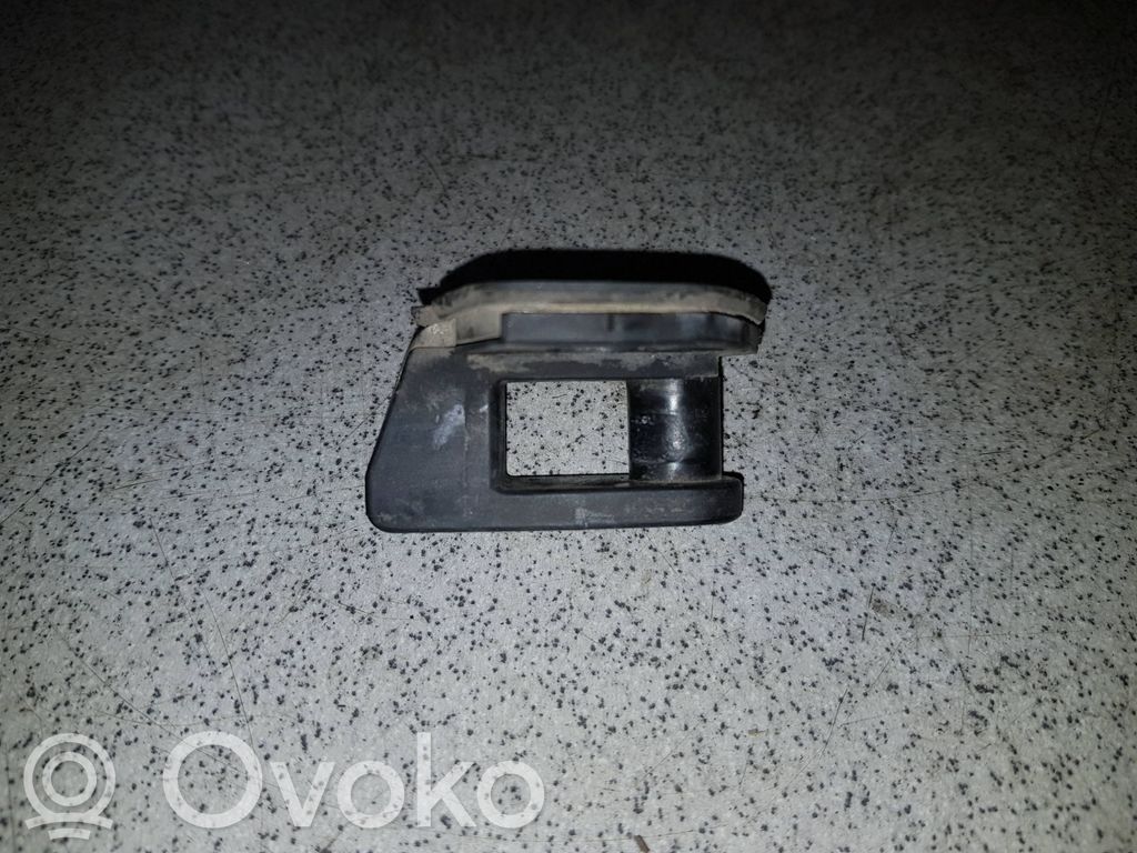 BMW 3 E36 Priekšpusē slēdzenes cilpa 