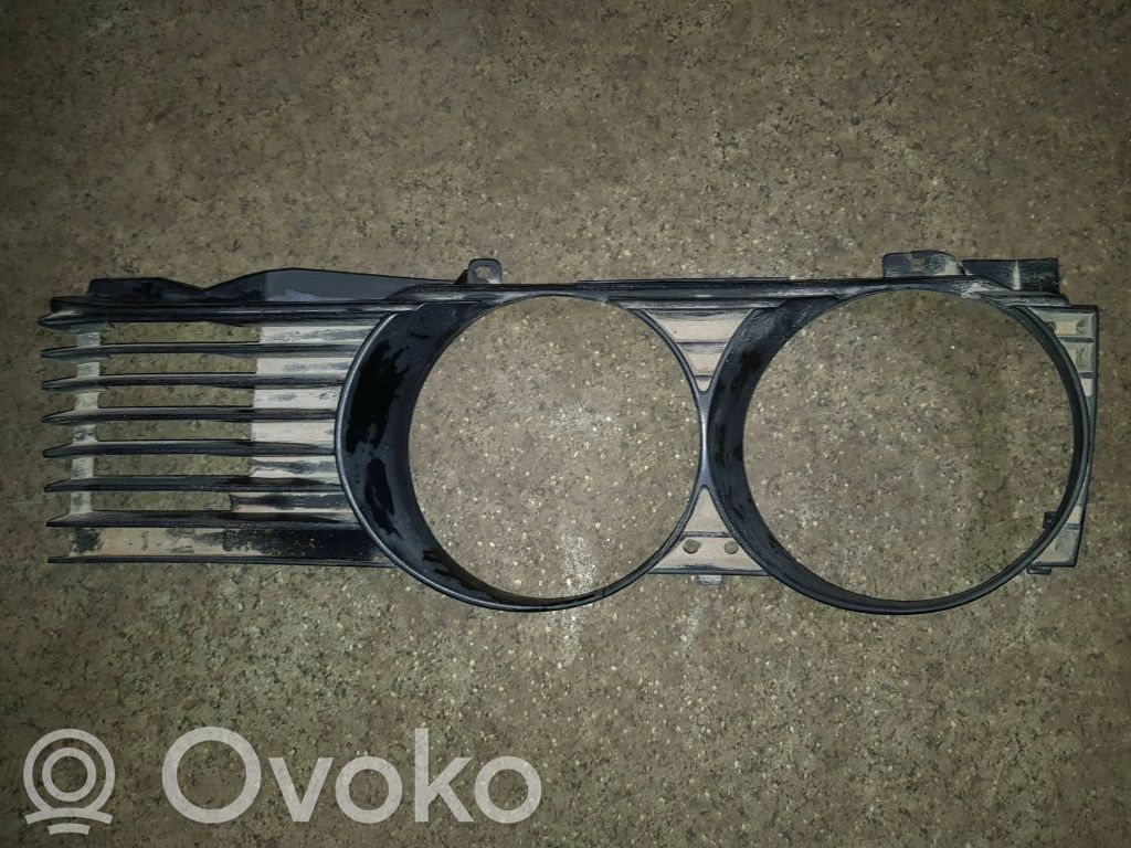 BMW 5 E34 Under headlight/headlamp trim 