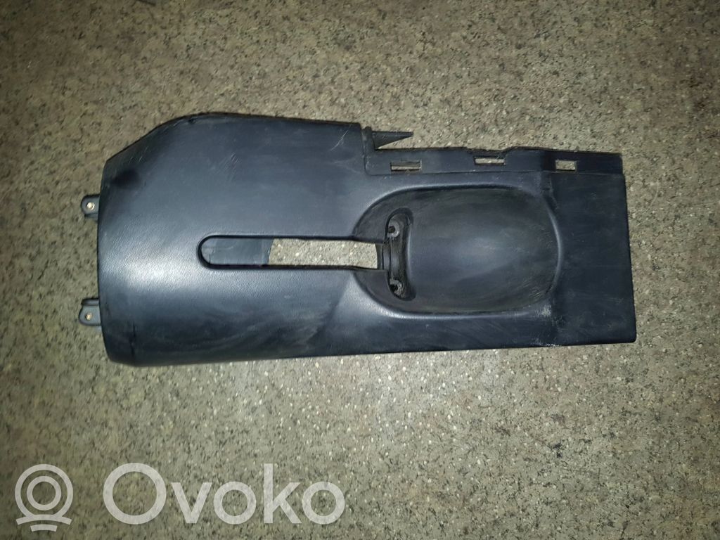 BMW 5 E34 Vairo ašies apdaila 