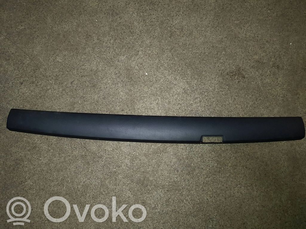 BMW 7 E65 E66 Kita palangės detalė 
