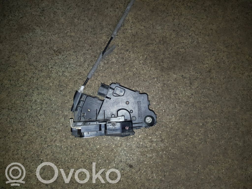 BMW 3 E46 Front door lock 