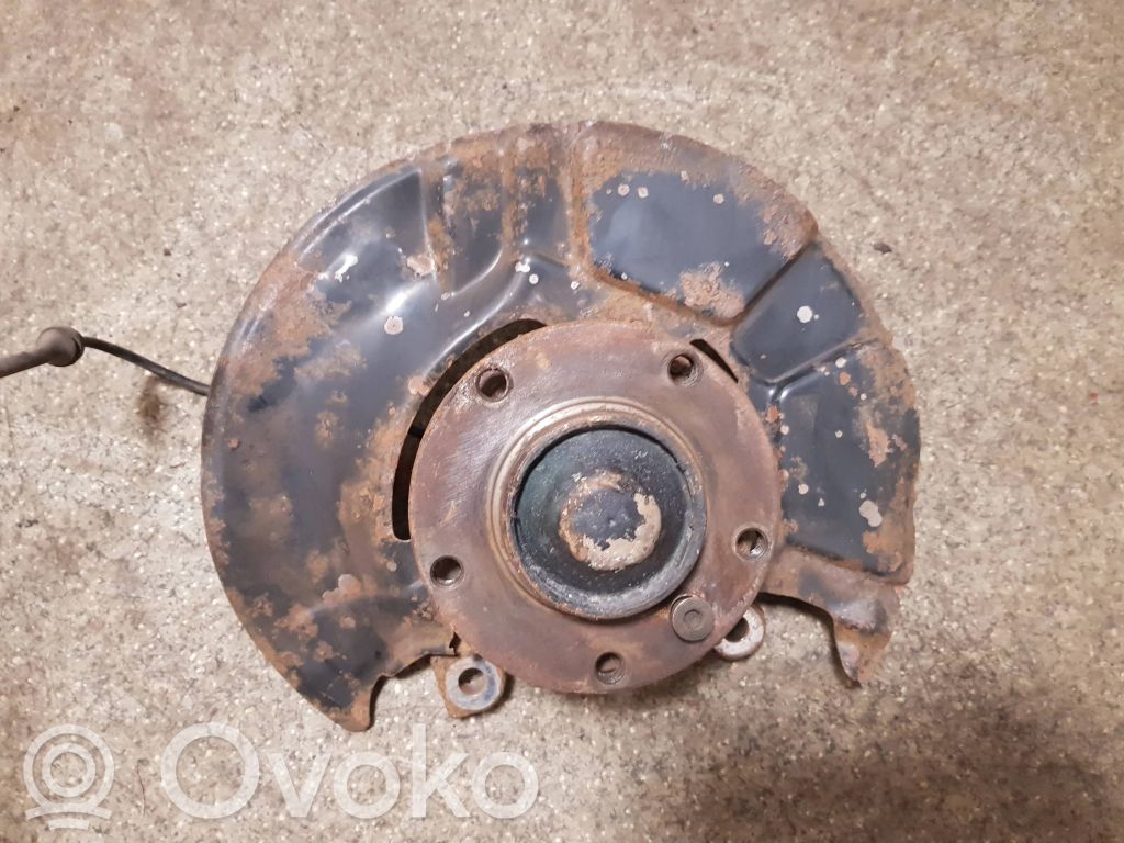 BMW 3 E36 Priekšējā riteņa rumbas vārpstas šarnīrs (stupica, capfa) 