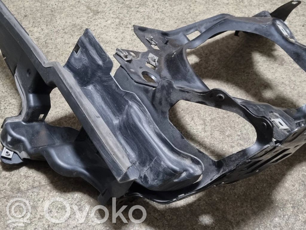 BMW 7 E65 E66 Ajovalon kannake 