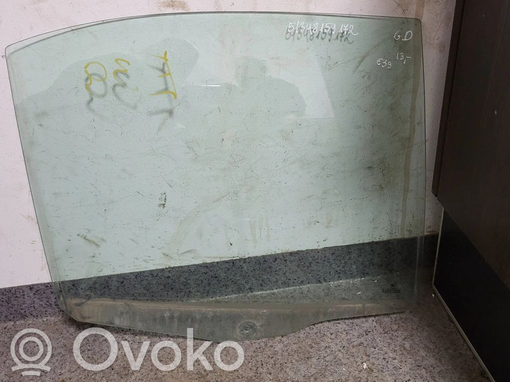 BMW 5 E39 Rear door window glass 