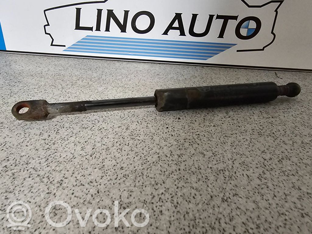 BMW 5 E39 Tailgate/trunk strut/damper 