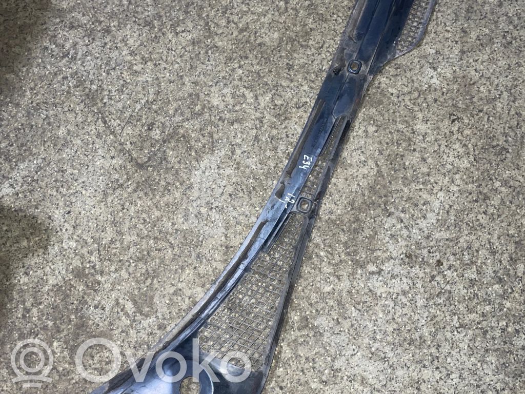 BMW 5 E34 Wiper trim 
