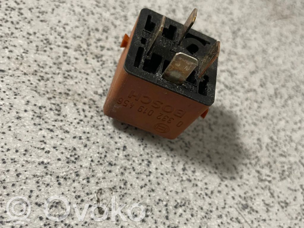Otros relés   0332019456