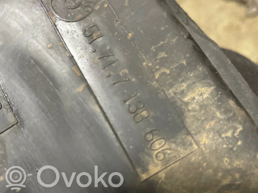 BMW 5 E60 E61 Alustan etusuoja välipohja 
