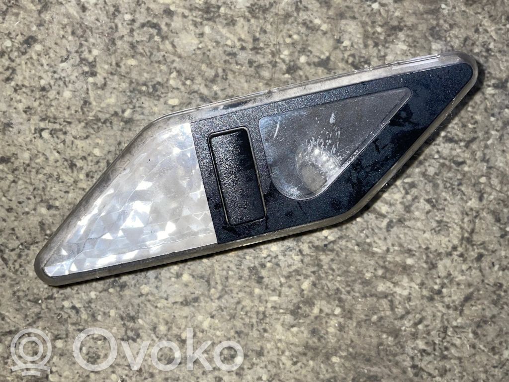 BMW 3 E46 Фонарь освещения задних мест 