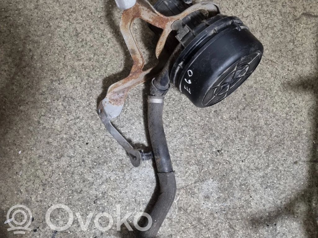 BMW 5 E60 E61 Antrinis oro siurblys 