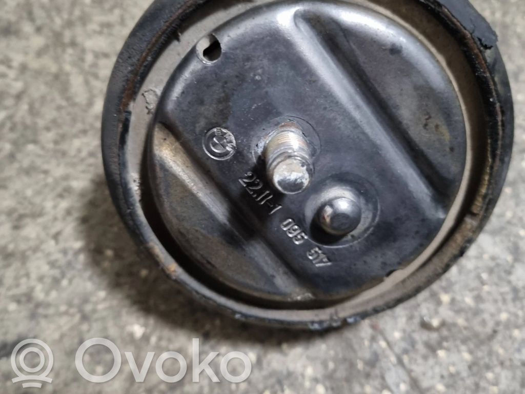 BMW 5 E39 Engine mount bracket 
