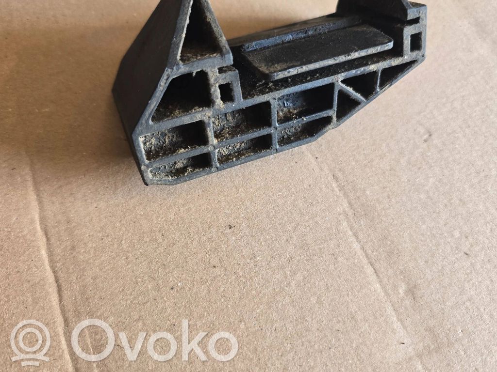 Fixation de radiateur   7508017