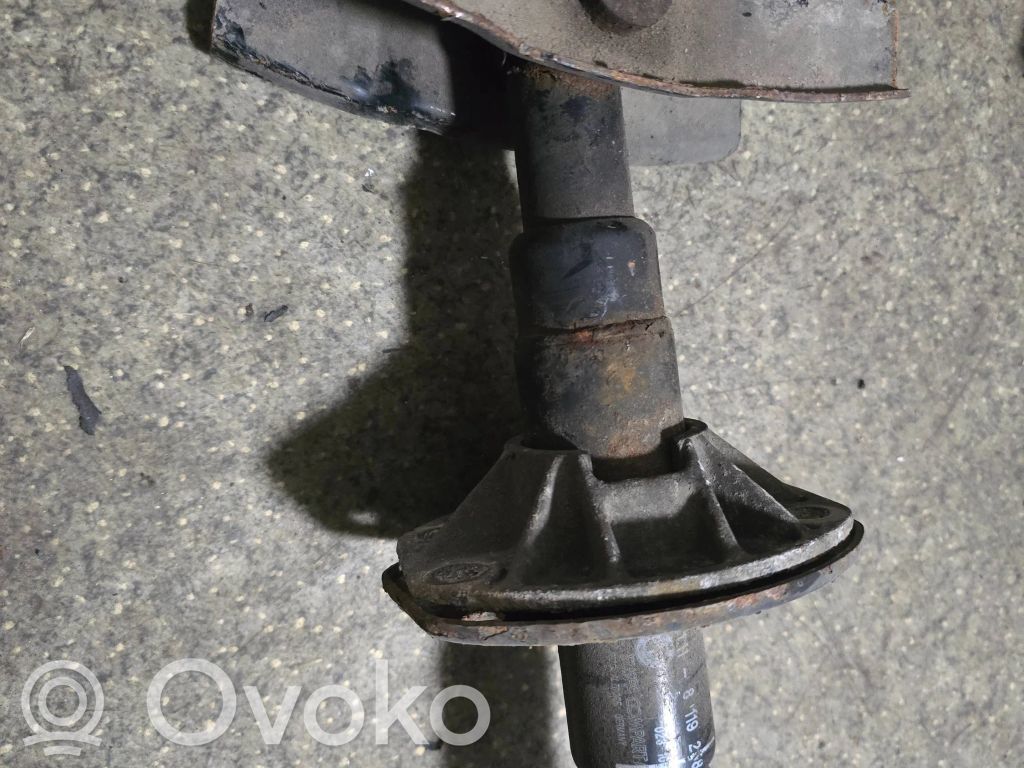 Priekšpusē bampera turētājs   8119258