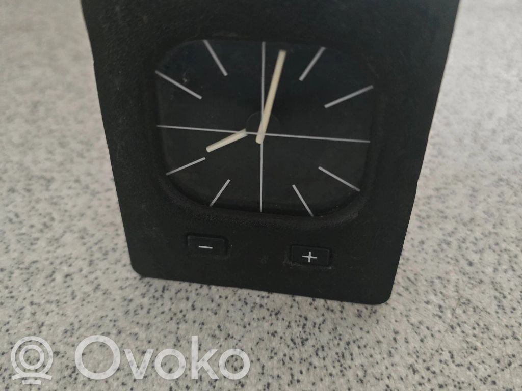 Clock   1376903,1201200,03193158K