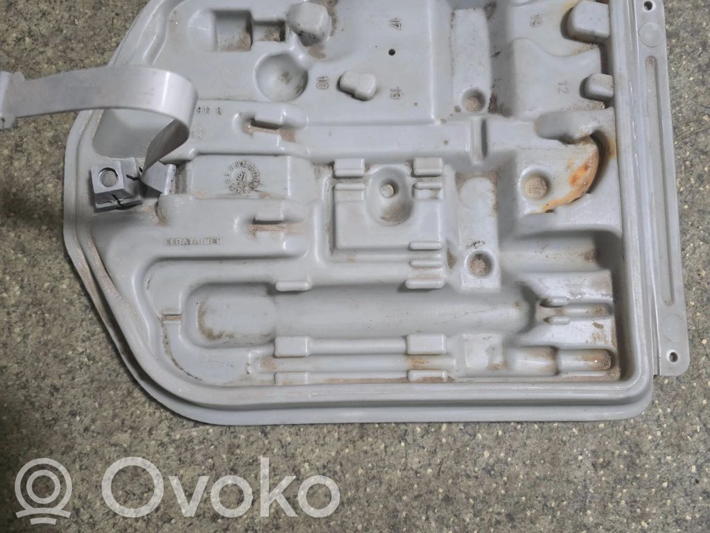 BMW 3 E30 Įrankių daiktadėžė 