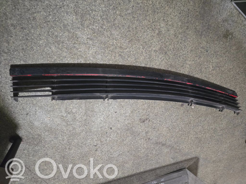BMW 3 E36 Grille inférieure de pare-chocs avant 