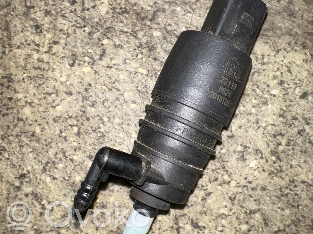 BMW 5 E39 Logu mazgātāja sūknis 